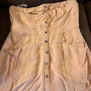 Short sleeveless dress